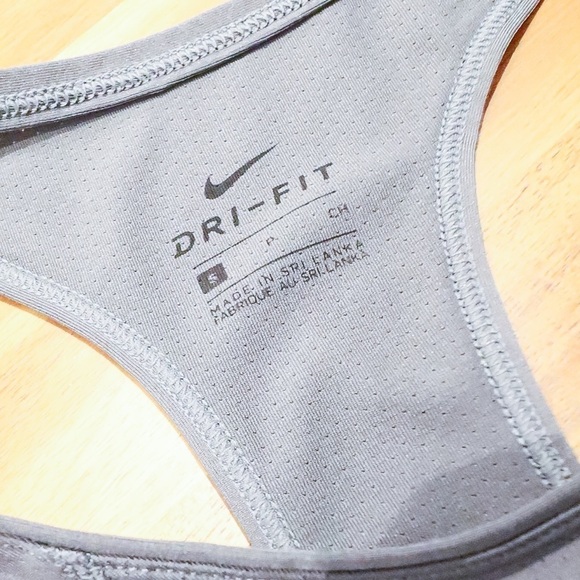 NIKE Dri-Fit Grey  Tank top size Small - Picture 3 of 4